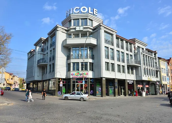 Готель Nicole